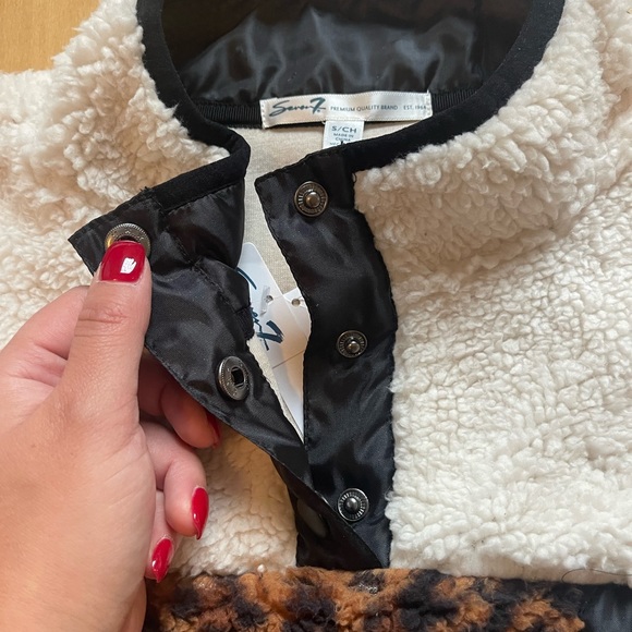 SEVEN7| Button Snap Sherpa Pull Over Leopard Sweatshirt - Picture 6 of 8